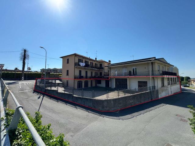 Capannone in vendita a Albavilla