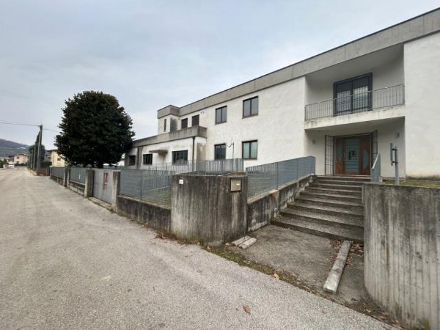 Capannone in Vendita a Altavilla Vicentina