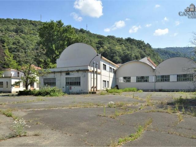 Capannone in vendita a Borgofranco D'Ivrea