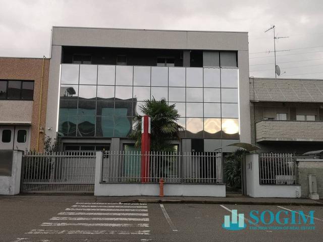 Capannone in vendita a Bovisio Masciago