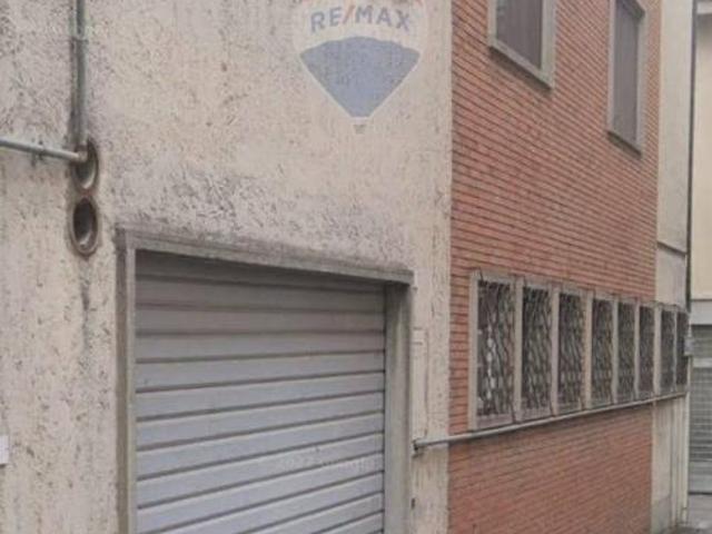 Capannone in vendita a Brembate Di Sopra