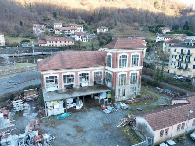 Capannone in vendita a Campo Ligure