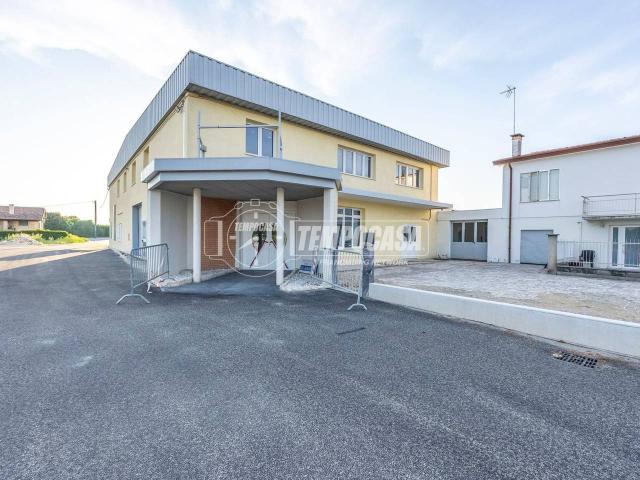Capannone in vendita a Casale Sul Sile