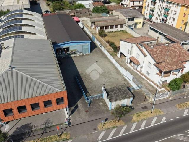 Capannone in vendita a Casalpusterlengo