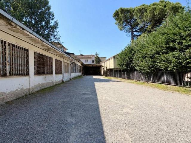 Capannone in vendita a Castelfiorentino