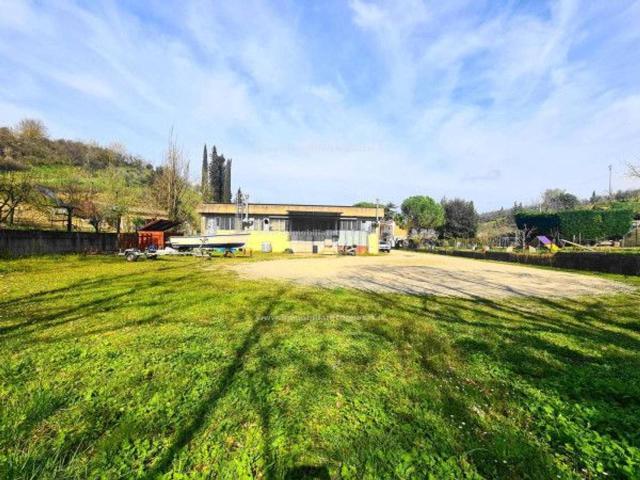 Capannone in vendita a Certaldo