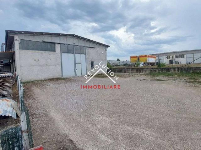 Capannone in vendita a Citta' Di Castello