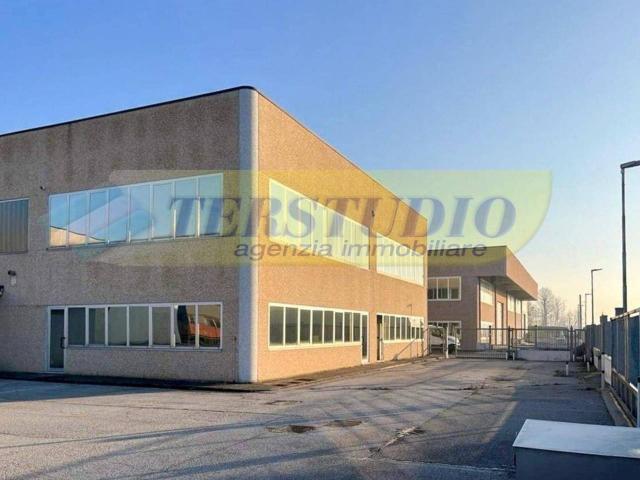 Capannone in vendita a Dalmine