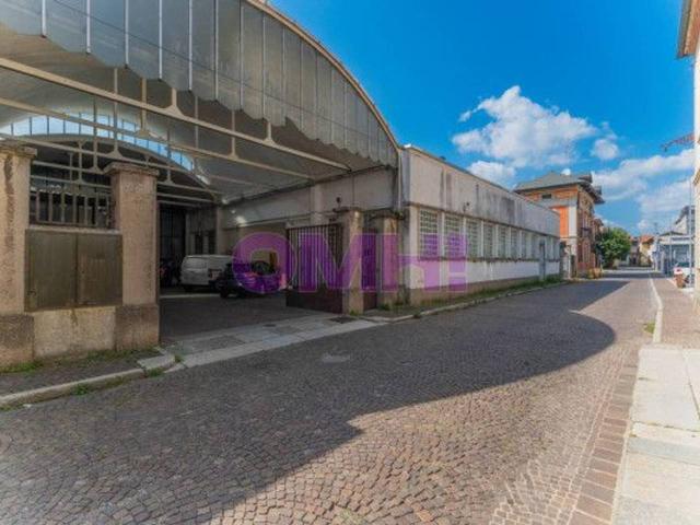 Capannone in vendita a Fagnano Olona