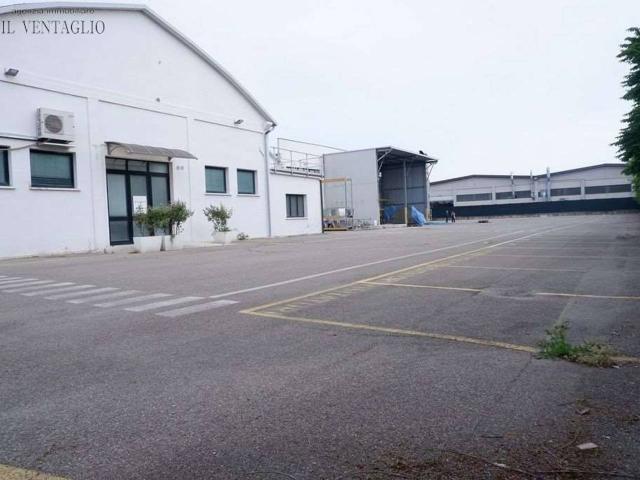 Capannone in vendita a Fiorano Modenese