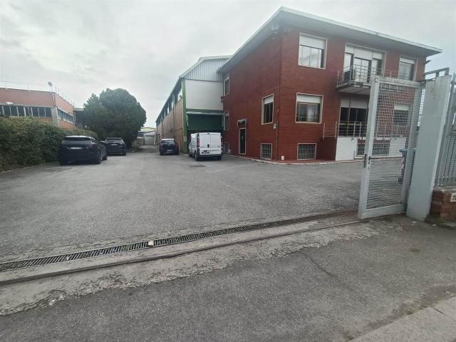 Capannone in vendita a Firenze
