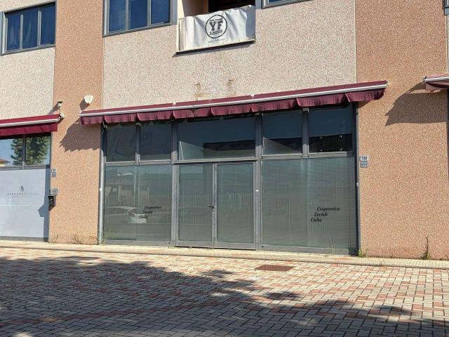 Capannone in vendita a Follonica