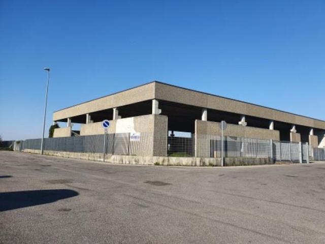 Capannone in vendita a Formigara