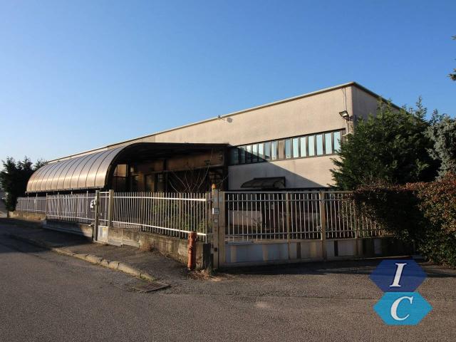 Capannone in vendita a Gallarate