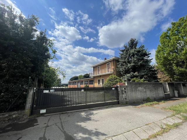 Capannone in vendita a Gallarate