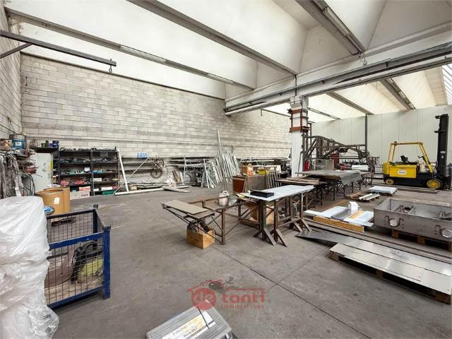 Capannone in vendita a Gordona