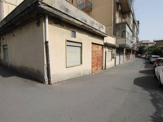 Laboratorio in vendita a Gravina Di Catania