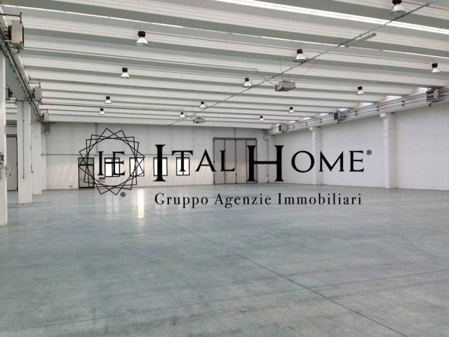 Capannone in vendita a Lecco