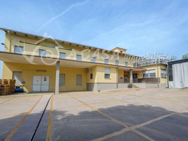 Capannone in vendita a Lesignano De' Bagni