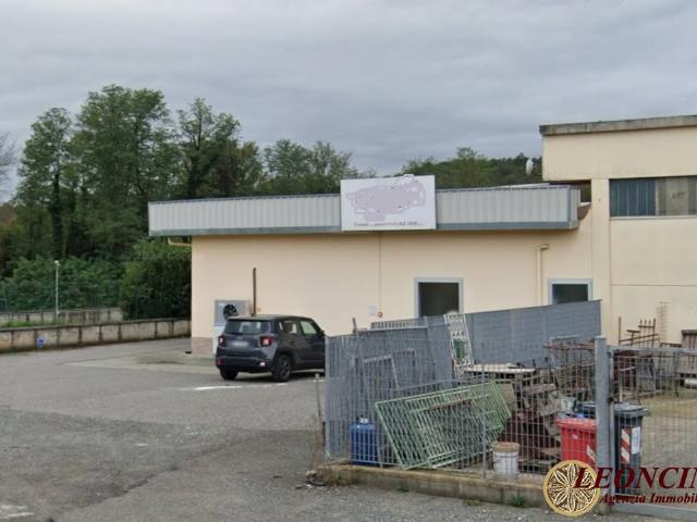 Capannone in vendita a Licciana Nardi