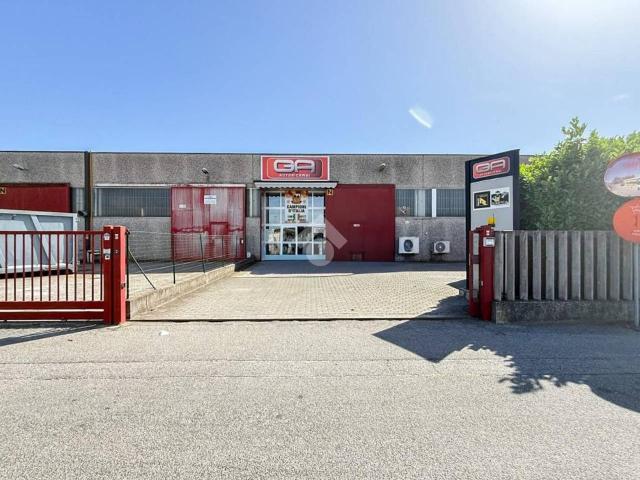 Capannone in vendita a Lodi