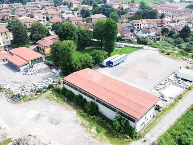 Capannone in vendita a Pieve D'Olmi
