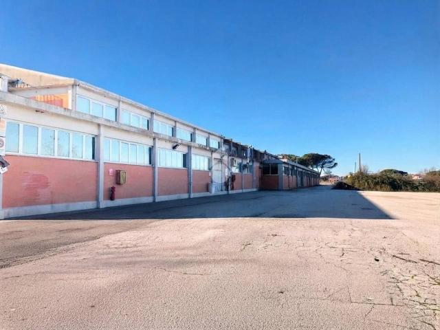Capannone in vendita a Pomezia