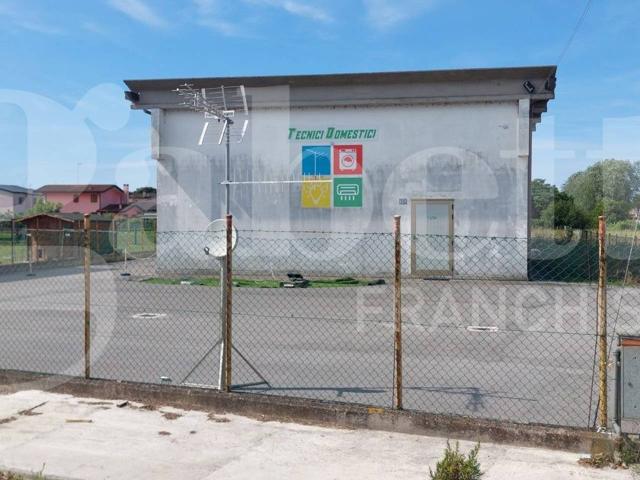 Capannone in vendita a Porto Viro