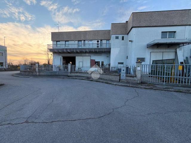 Capannone in vendita a Quinzano D'Oglio