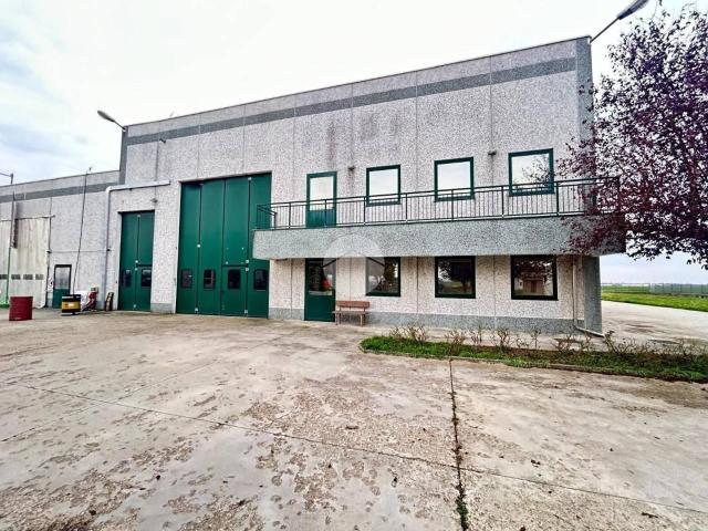 Capannone in vendita a Riva Presso Chieri