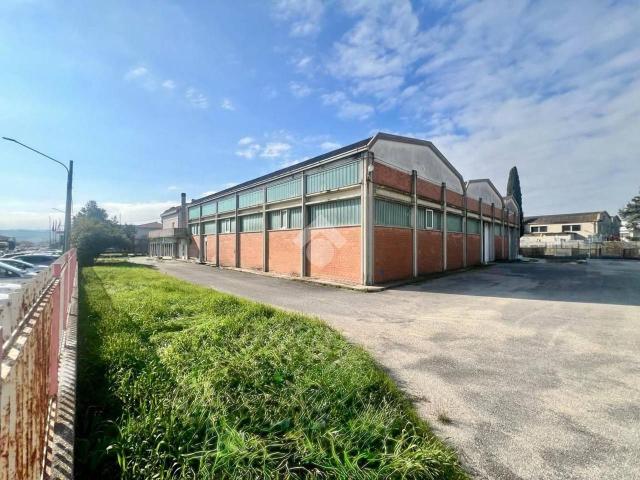 Capannone in vendita a Roseto Degli Abruzzi