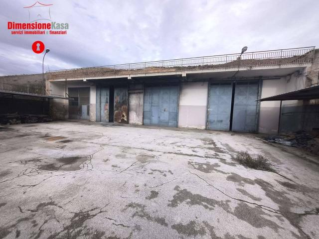Capannone in vendita a San Felice A Cancello
