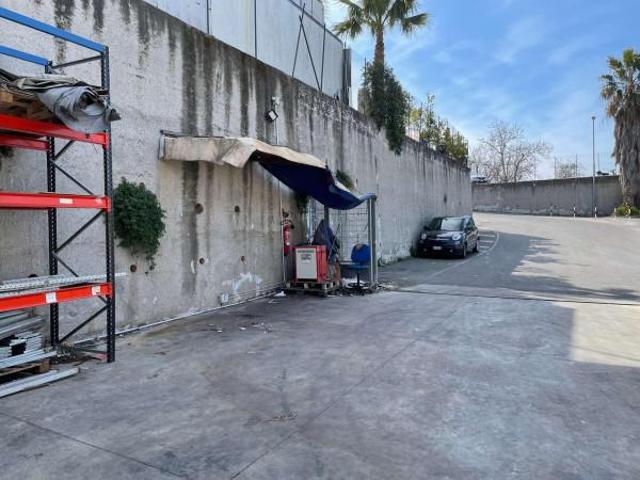 Capannone in vendita a Sant'Anastasia