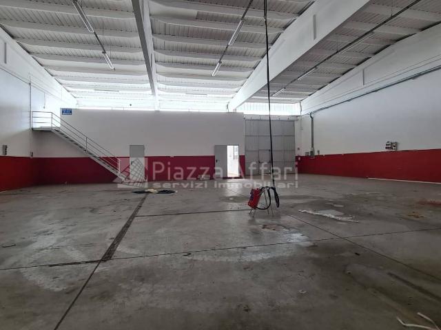 Capannone in Vendita a Sant'Ilario d'Enza