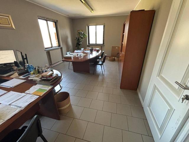 Capannone in vendita a Sant'Omobono Terme