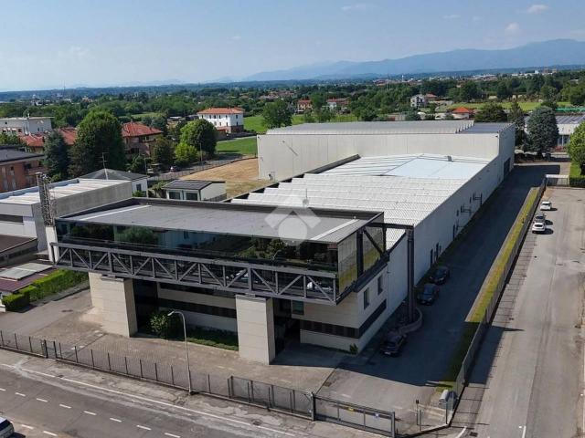 Capannone in vendita a Seregno