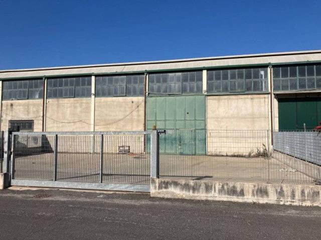 Capannone in vendita a Terni
