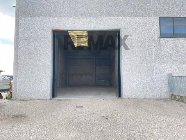 Capannone in vendita a Viadana