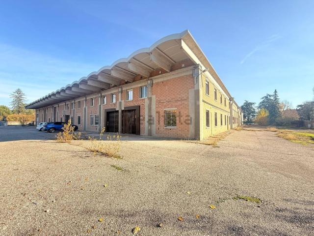 Capannone in vendita di 4000 m²
