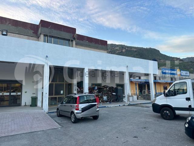 Capannone in vendita di 4000 m² in Contrada Andreana