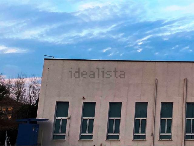 Capannone in vendita di 4000 m² in Viale dell&apos Industria