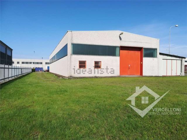 Capannone in vendita di 400 m²