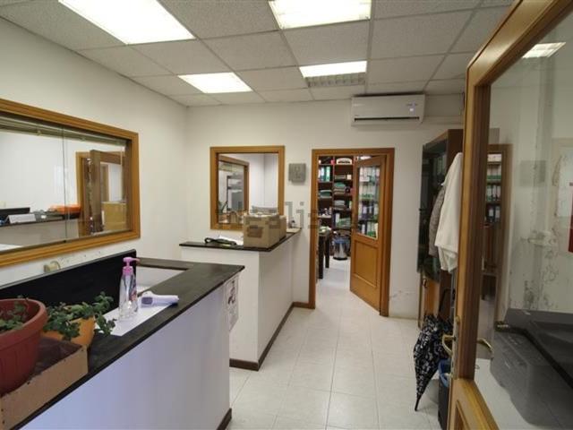Capannone in vendita di 400 m² in Via Penna