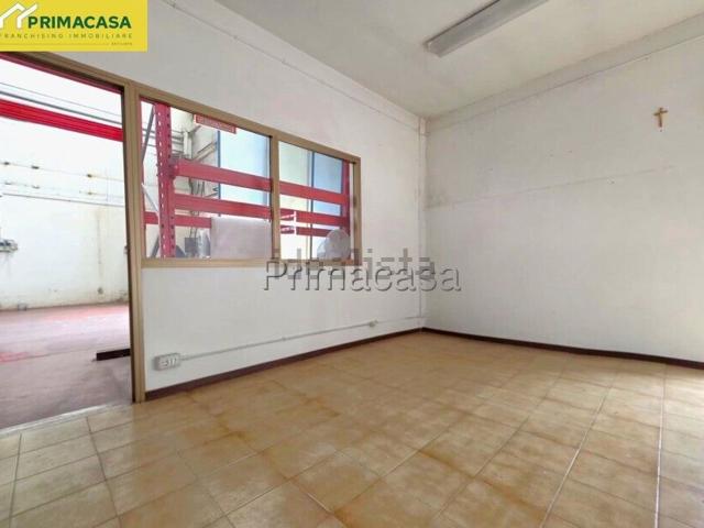 Capannone in vendita di 400 m² in Viale San Marco