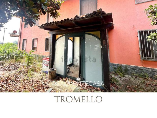 Capannone in vendita di 400 m² in Strada Provinciale ex Strada Statale 596 dei Cairoli