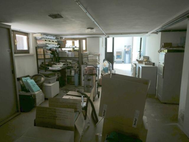Capannone in vendita di 4056 m² in Via Castiglione, 85