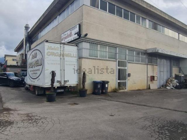 Capannone in vendita di 408 m²