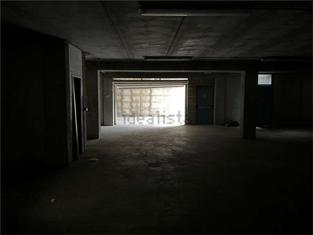 Capannone in vendita di 409 m² in Via dell&apos Industria
