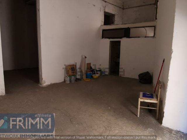 Capannone in vendita di 40 m² in Via Calata Capodichino