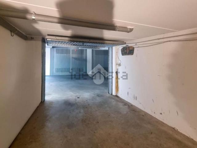 Capannone in vendita di 40 m² in Via dei Partigiani